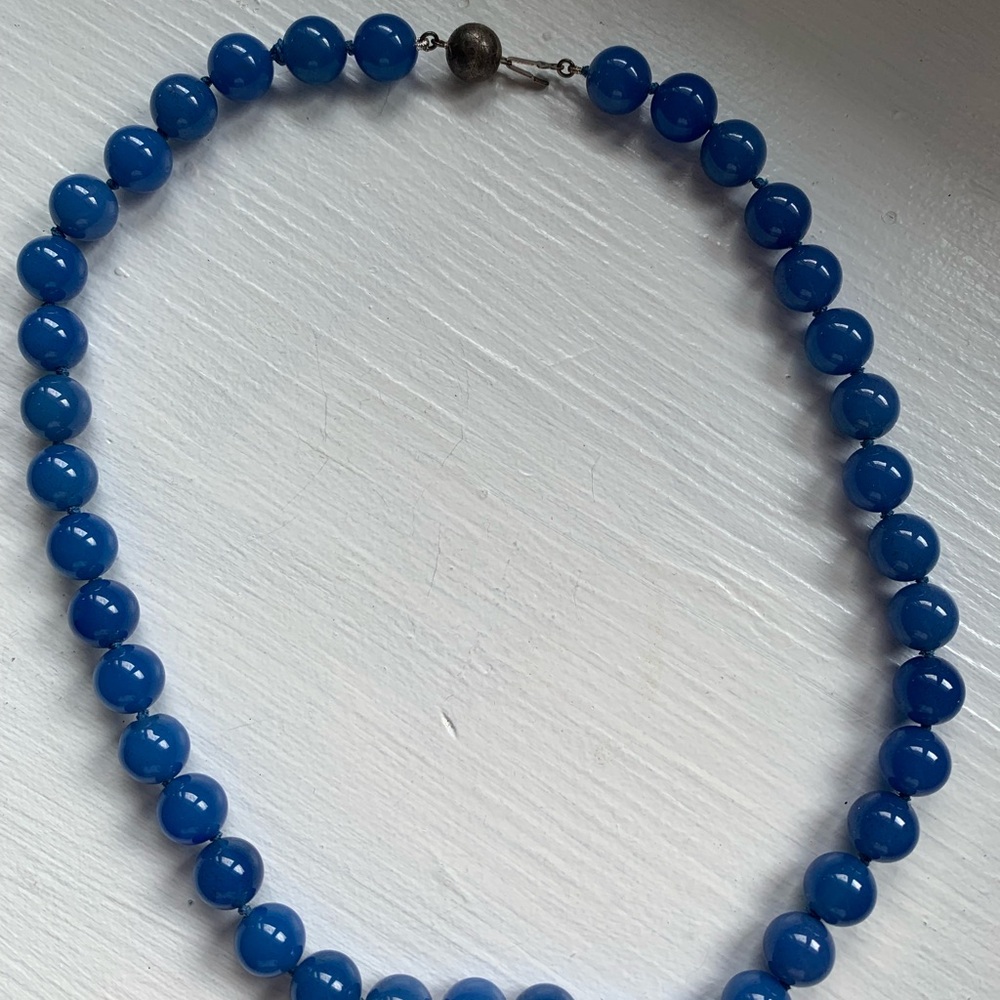 Chic Blue Beaded Necklace  vintage